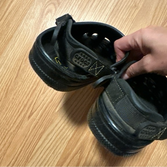 Crocs Batman Velcro Back Strap Men’s 7 Womens 9 Black Clog Slip On Shoes - Picture 4 of 7